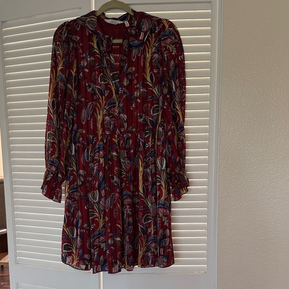 Casual Burgundy Paisley Long-Sleeve Mini Dress